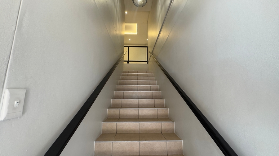 To Let Commercial Property for Rent in Somerset West Western Cape
